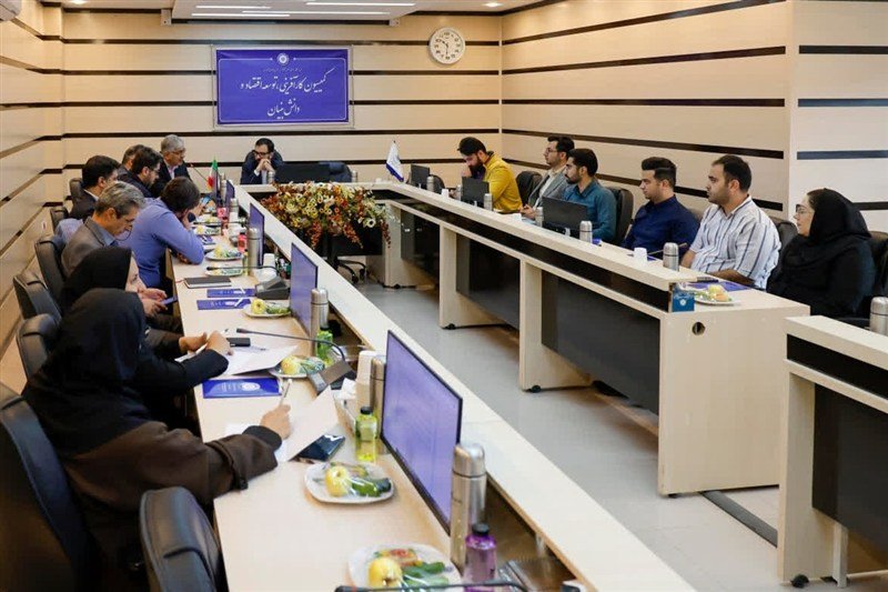 تدوین مدل همکاری شرکت‌های هوش مصنوعی با بنگاه‌های اقتصادی استان