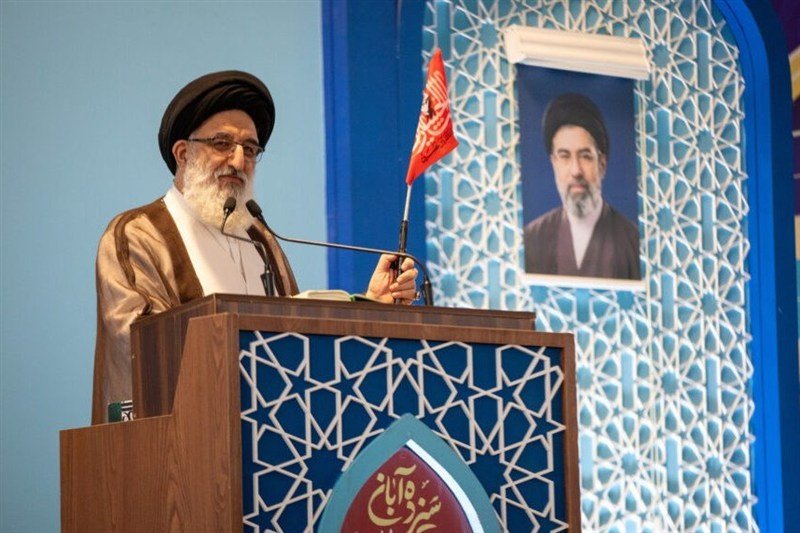امام جمعه کرج: ‌جنگ‌طلب نیستیم، اما در برابر فشار تسلیم نخواهیم شد
