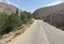ادامه عملیات اجرایی شبکه برق رسانی به محور گردشگری سرچشمه دیباج دامغان آغاز شد