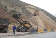 ریزش کوه در آزادراه خرم‌زال