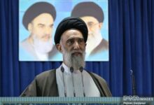 امام جمعه موقت اصفهان: آیتالله مدرس مجلس را به کانون تصمیمهای تحول آفرین تبدیل کرد
