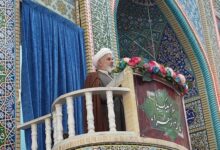 امام جمعه کرمان: صهیونیست‌ها بمب نیم تنی را روی سر کودک ۵ کیلویی می‌ریزند