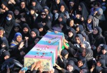 خوشا گمنامی که این چنین آشنا دارد