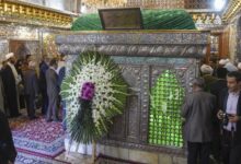 مراسم گلباران آرامگاه شهید دستغیب در شیراز برگزار شد