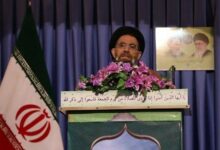امام جمعه خرمآباد: دولت به استخدامهای غیرقانونی در لرستان ورود کند