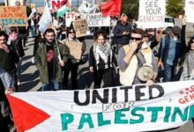 تظاهرات حامیان فلسطین مقابل پایگاه انگلیس در قبرس