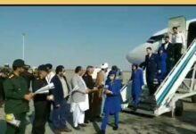 ماجرای اهدا گل در فرودگاه کنارک چه بود+فیلم