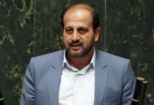 آقای فرزین اگر قادر به مدیریت بازار ارز نیست، سمت خود را واگذار کند