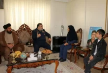 امیر واحدی با خانواده شهدای نیروی هوایی ارتش دیدار کرد