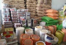 بله! متاسفانه قیمت کالاهای اساسی به دلار چسبندگی دارد