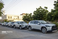 عضو هیات رئیسه مجلس: خودروسازان معمای افزایش قیمت خودرو در کاهش نرخ ارز را توضیح دهند