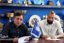 تمدید قرارداد روزبه چشمی با استقلال؛ کاپیتان باتجربه در خدمت آبی‌ها