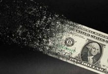 انتقاد یک نماینده به عملکرد همتی در مدیریت بازار ارز
