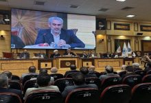وزیر اقتصاد: مقرراتگذاریهای دولت مانعتراشی میکنند؛ هوش مصنوعی راهگشا است