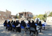 برگزاری کلاس مخابرات ماهواره استاد علم و صنعت در محل اصابت دشمن در جنگ