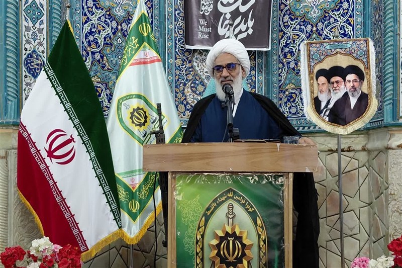 نسخه‌پیچی برخی افراد، کشور را در برابر دشمن به خطر می‌اندازد