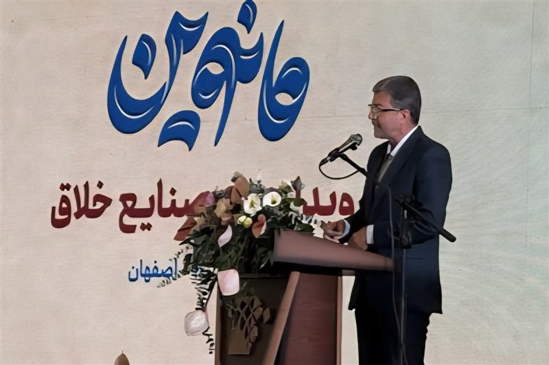 آینده کشور با خلاقیت جوانان ساخته میشود