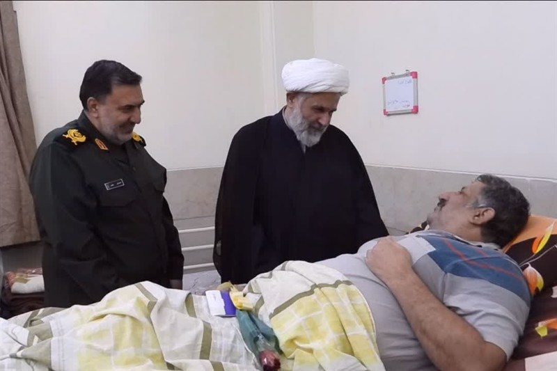 حضور مسئول سازمان بسیج مستضعفین کشور در آسایشگاه جانبازان کرمان