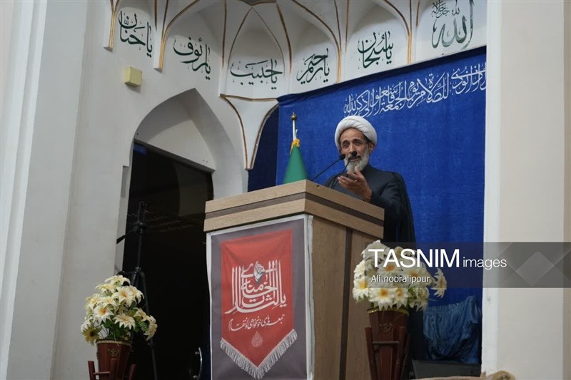 امام جمعه موقت اردبیل: صلح‌طلبی با تسلیم در برابر دشمن تفاوت دارد