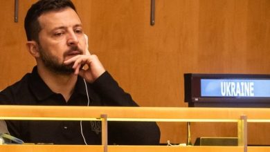 مشاور ترامپ: زلنسکی به آمریکا لطمه میزند