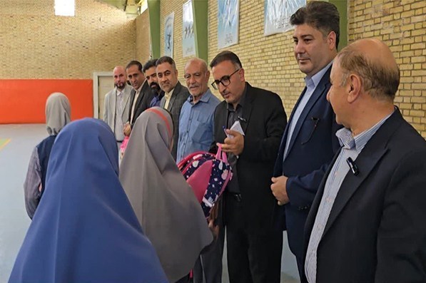لبخند مهر بر چهره فرزندان دانشآموز زندانیان فارس / اخبار فارس - اخبار استانها