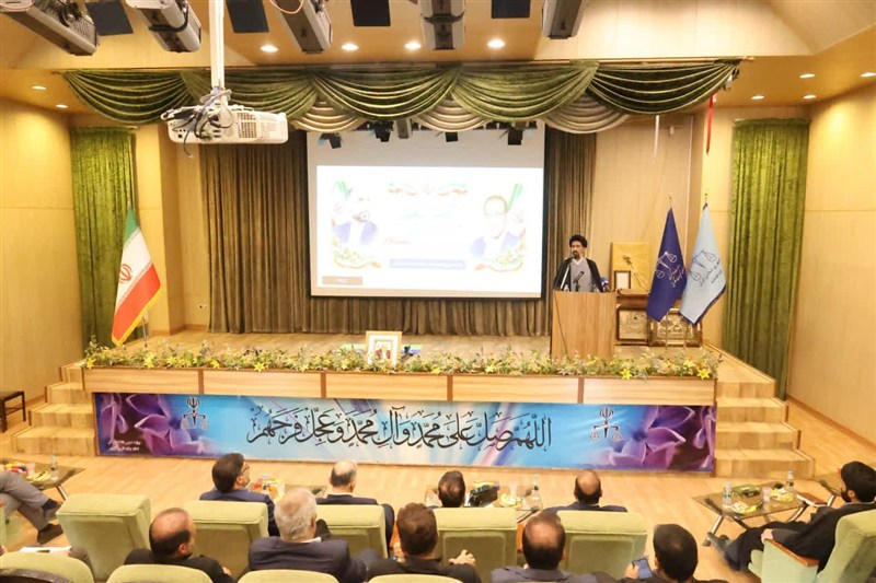 ایستادگی امروز مردم مسئولیت مدیران را روز به روز سنگینتر میکند / اخبار چهارمحال و بختیاری - اخبار استانها